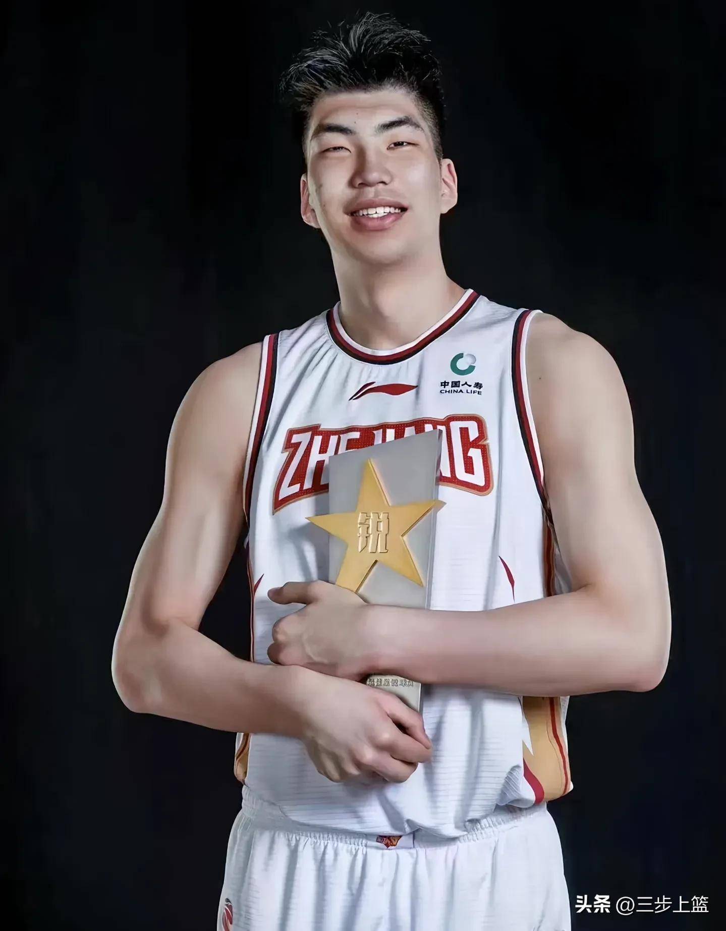 关于欧冠赛后再迎强敌，山东男篮造点机会，主帅态度：令人意外，轮换策略被讨论的信息