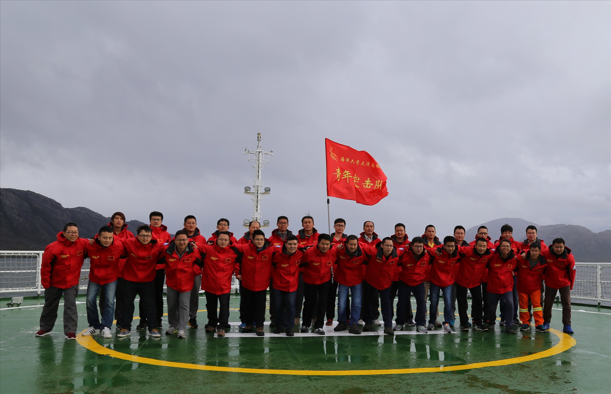 排球半决赛掀起高潮,雪域旋风队翻盘祁连麒麟队,战至最后一刻——临场应变见真章 排球半决赛掀起高潮,雪域旋风队翻盘祁连麒麟队,战至最后一刻——临场应变见真章