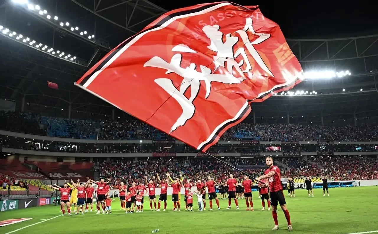 包含法甲倒计时；成都蓉城集结日刷新队史纪录；细节引发关注；悬念犹存；训练强度明显提升的词条