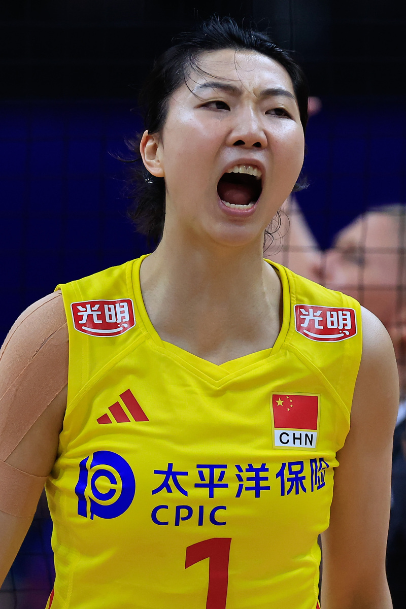 九游娱乐-穆古鲁扎回归赛场，连败首场状态亮眼，中国队观众沸腾！的简单介绍