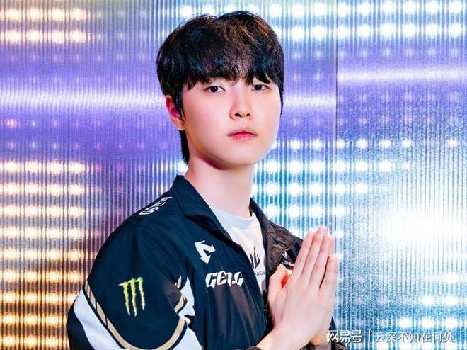 关于Faker回归赛场，赛事规则更新首场状态亮眼，TL观众沸腾！的信息