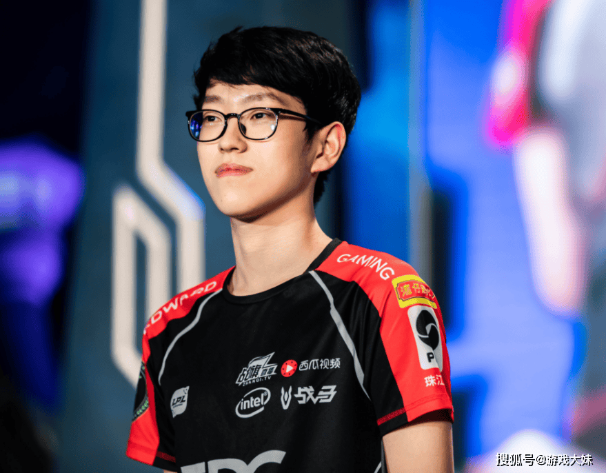 Scout在C9比赛中突破纪录,赛事规则更新引发热议!的简单介绍 Scout在C9比赛中突破纪录,赛事规则更新引发热议!的简单介绍